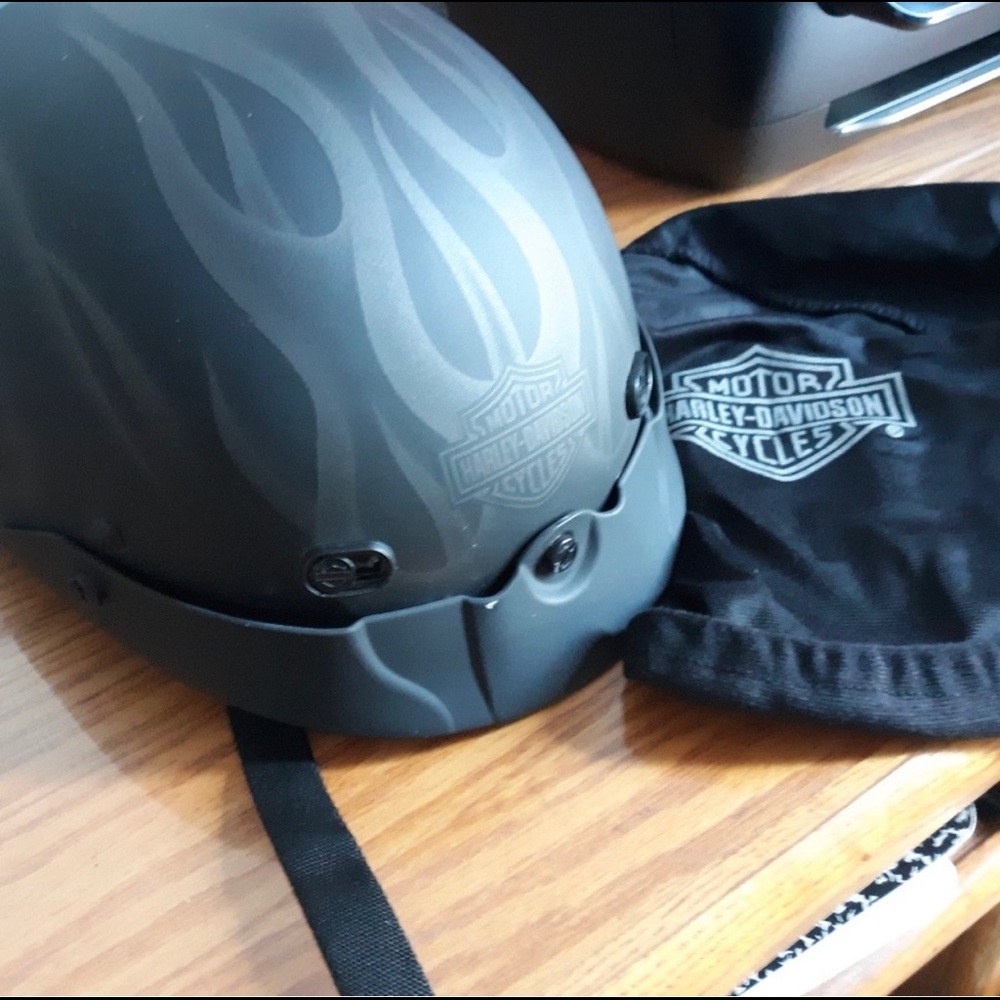 Harley Davidson half helmet men’s size L